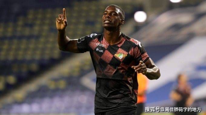 客厅丝袜麻麻被进进出出观看视频